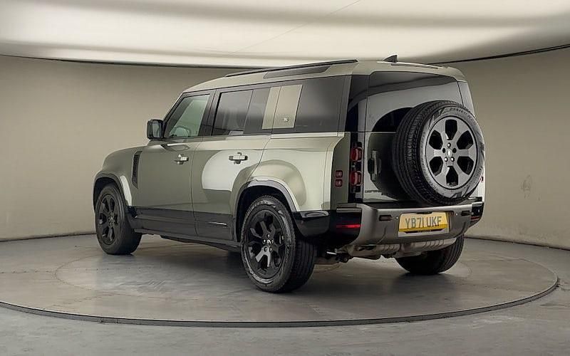 Used Land Rover Defender SE Dynamic 300 HP (220 kW) 2023 SUV