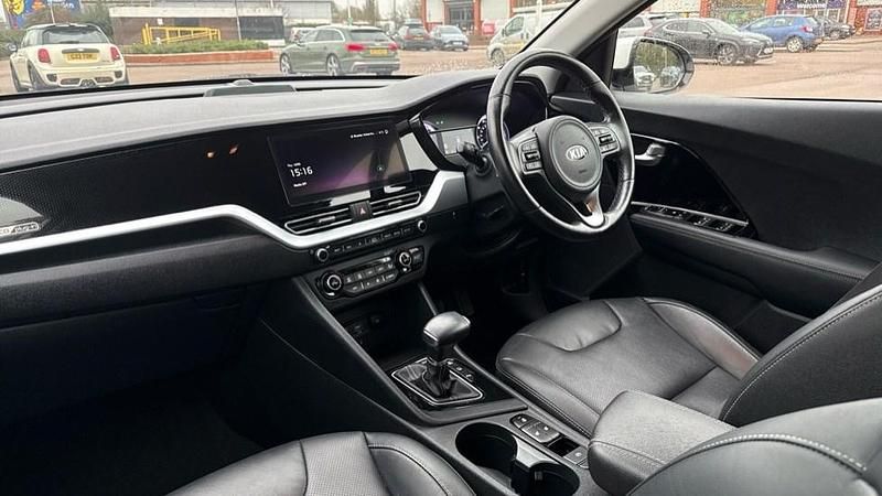 Used Kia Niro 2020 White SUV