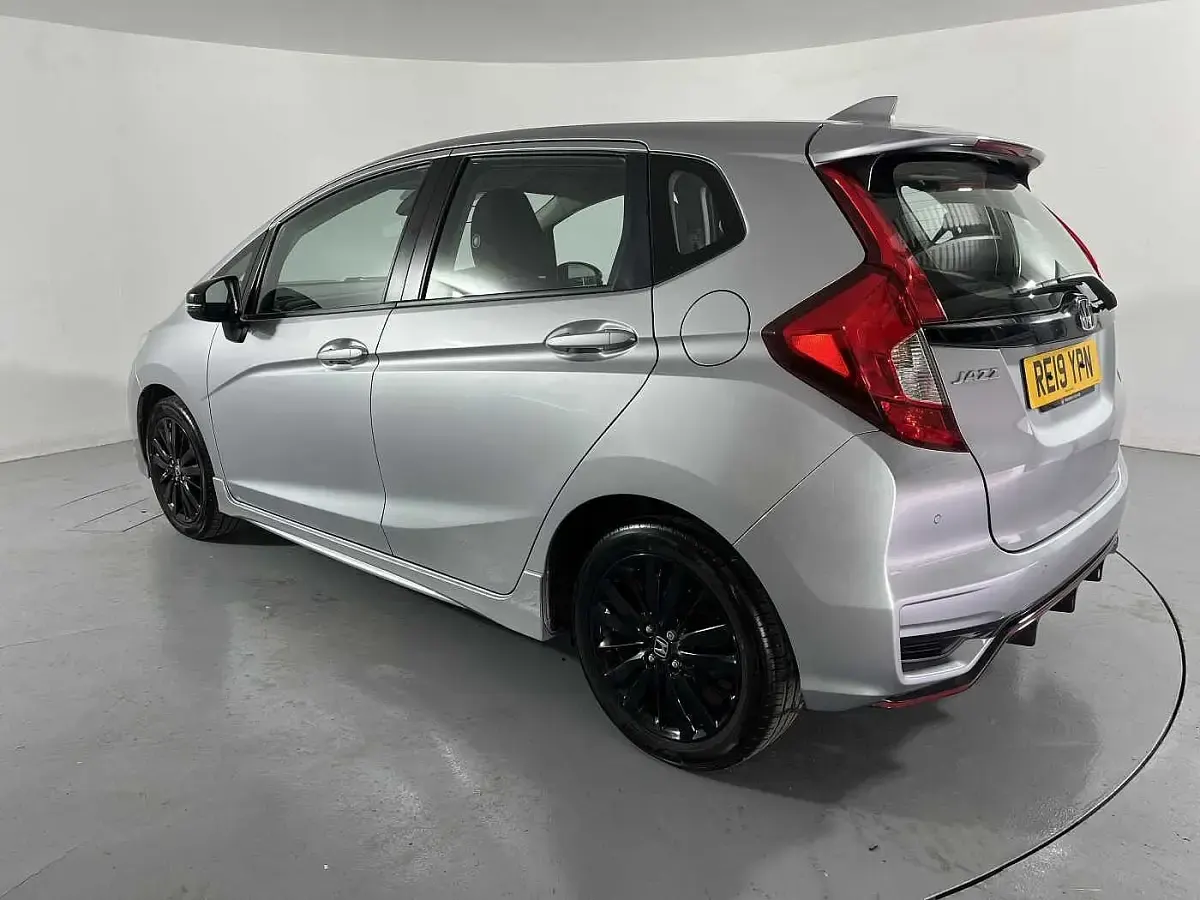 Used Honda Jazz Sport 130 HP (95 kW) 2019 Silver Hatchback