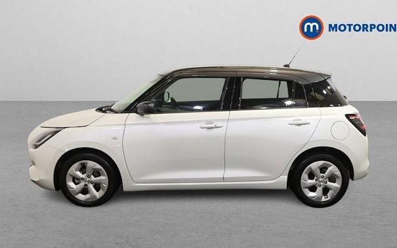 Used Suzuki Swift 82 HP (60 kW) 2025 White Hatchback