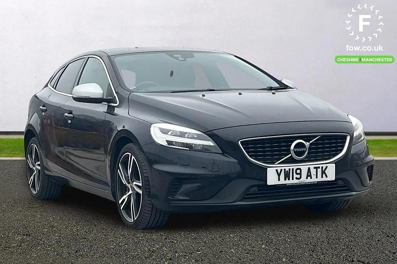 Used Volvo V40 R-Design 122 HP (89 kW) 2019 Black Hatchback