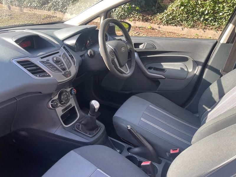 Second-hand Ford Fiesta Style 2009 Negru Hatchback
