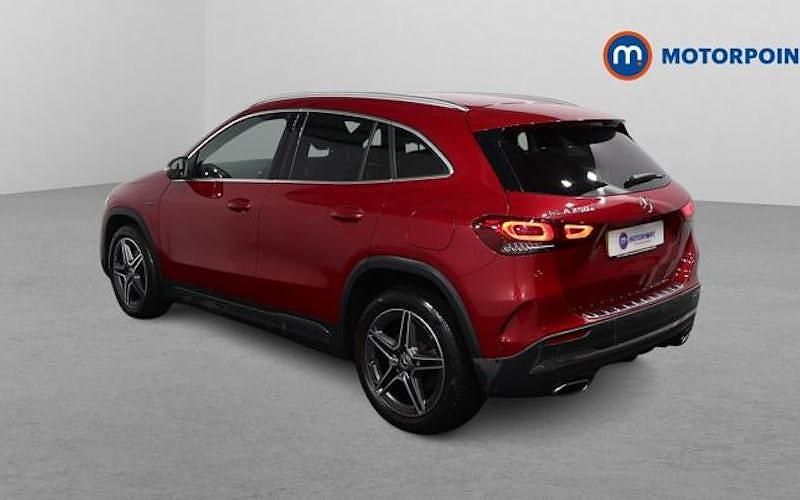 Used Mercedes GLA250 Exclusive 218 HP (160 kW) 2021 Red SUV