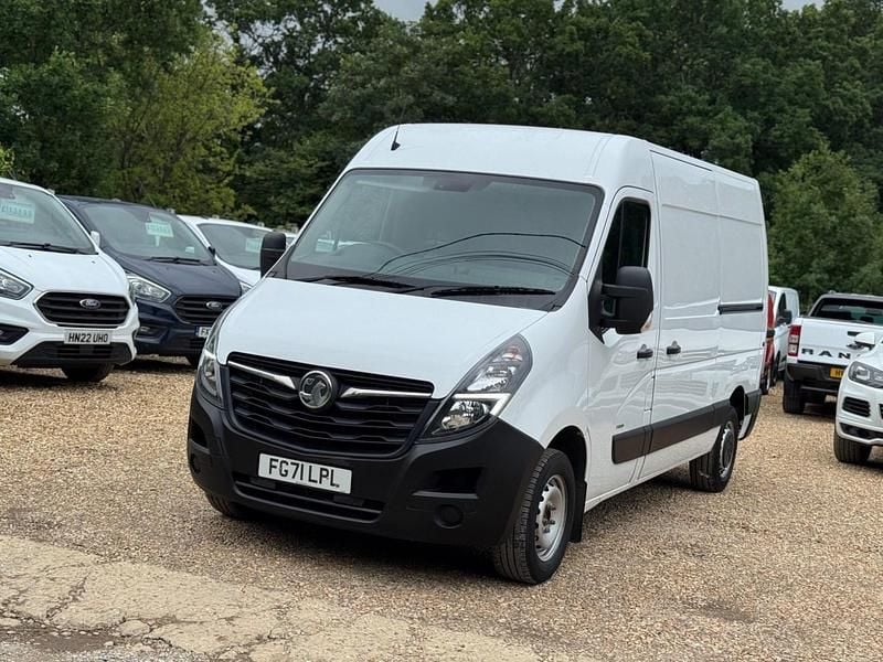 White Used 2021 Vauxhall Movano Edition Van | £10,500 (Good price) - Image 1/4