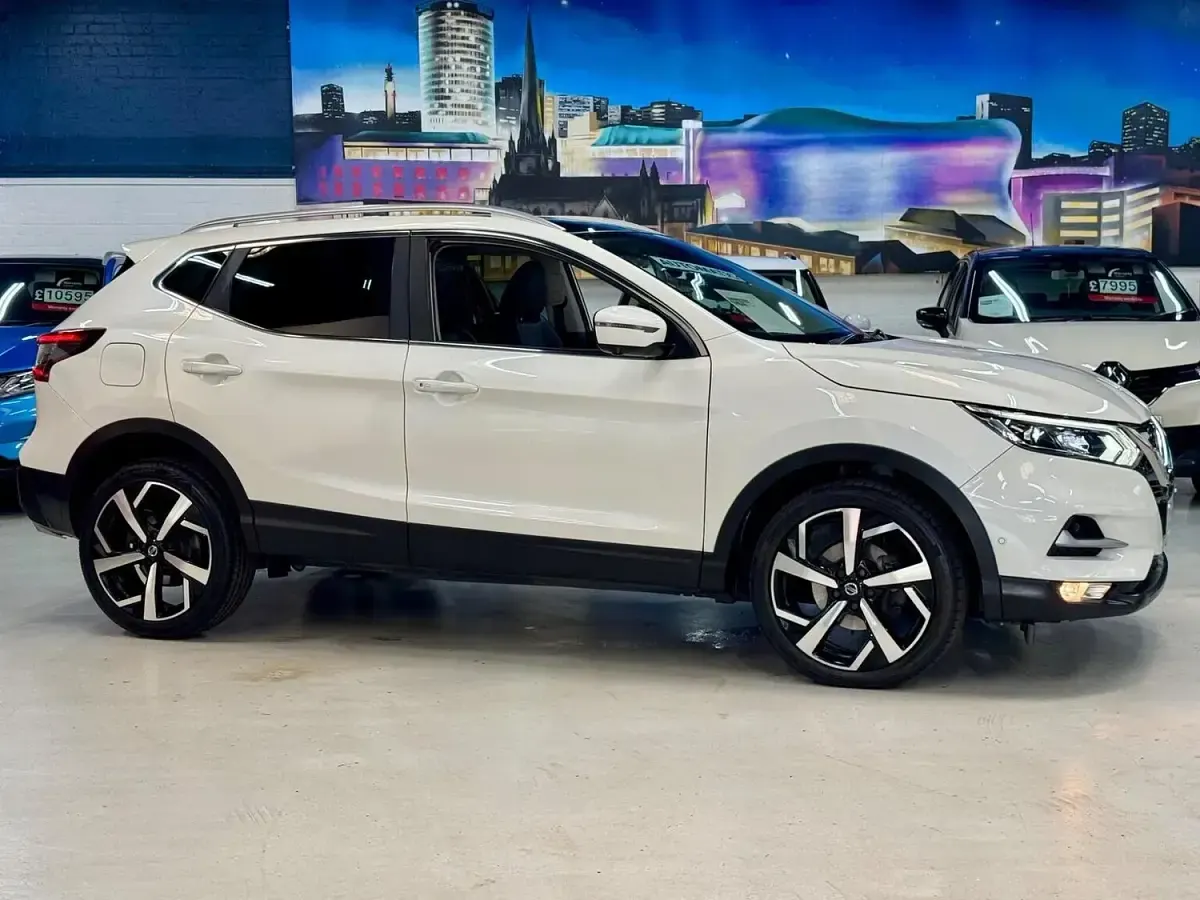 Used Nissan Qashqai Tekna 160 HP (117 kW) 2018 White SUV