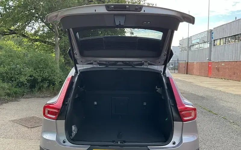 New Volvo XC40 Plus 163 HP (119 kW) 2027 Silver SUV