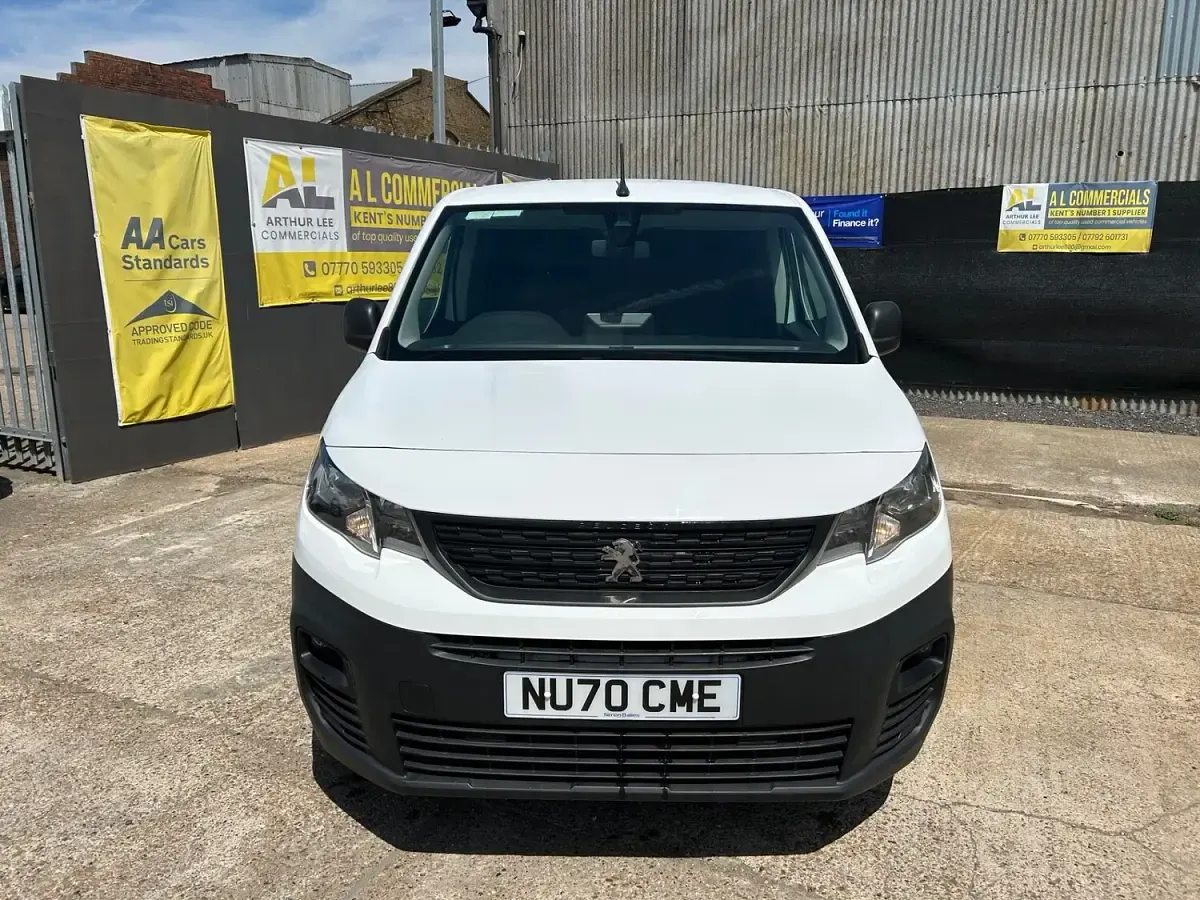 Used Peugeot Partner 2020 White MPV