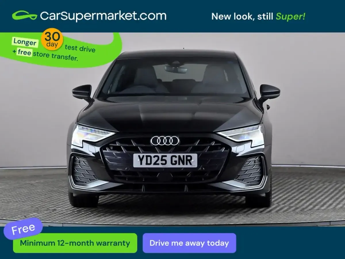 Begagnad Audi A3 S-Line 2025 Svart Halvkombi