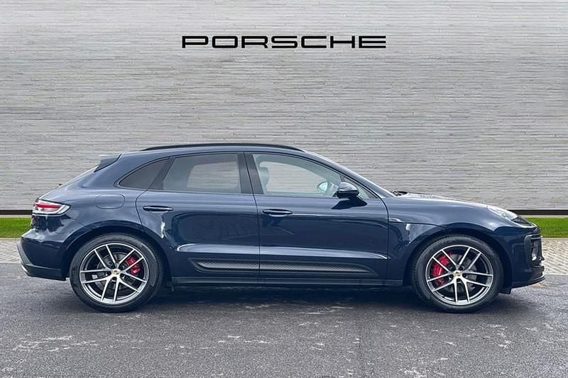 Used Porsche Macan S 380 HP (279 kW) 2023 Night blue SUV
