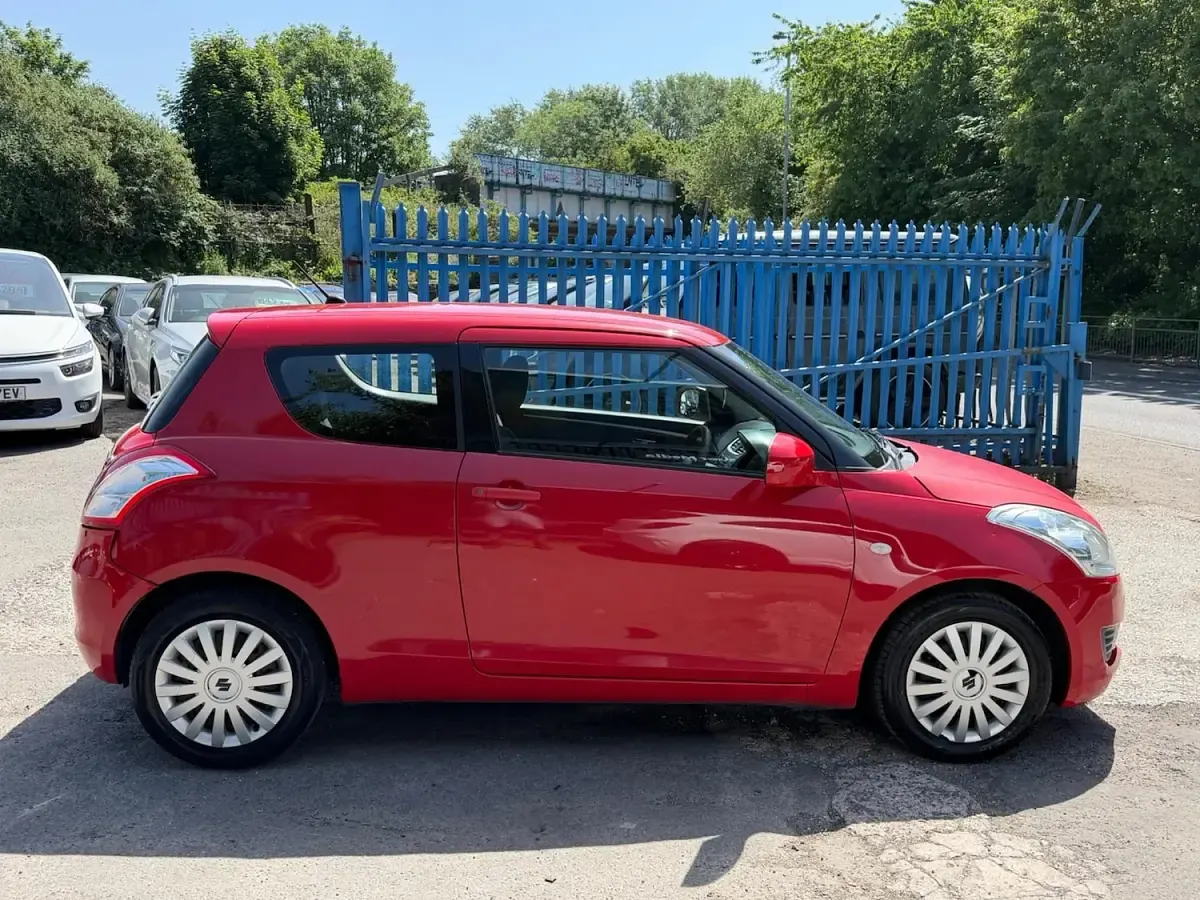 Used Suzuki Swift 2013 Red Hatchback