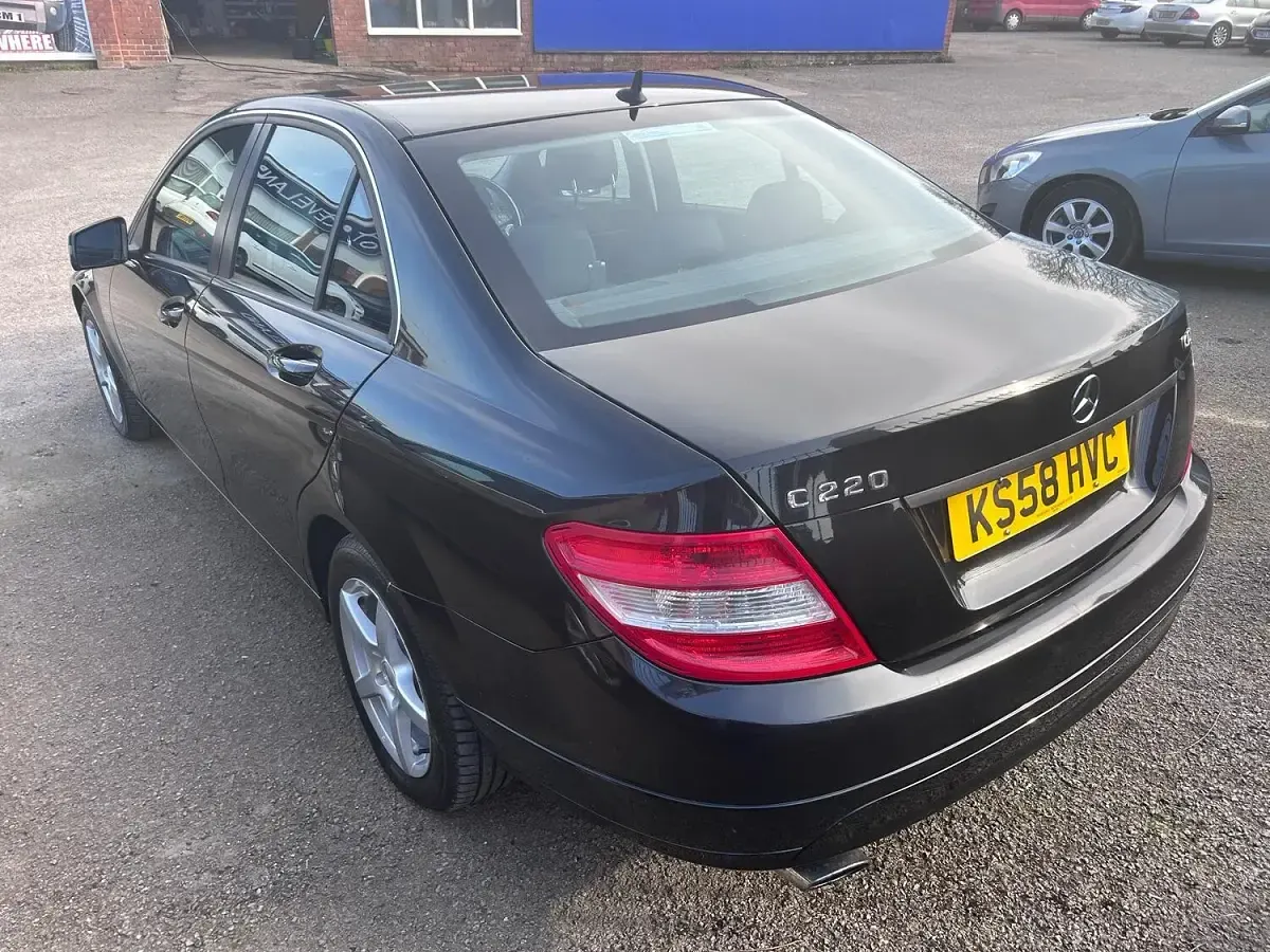 Used Mercedes C220 SE 2009 Black Sedan