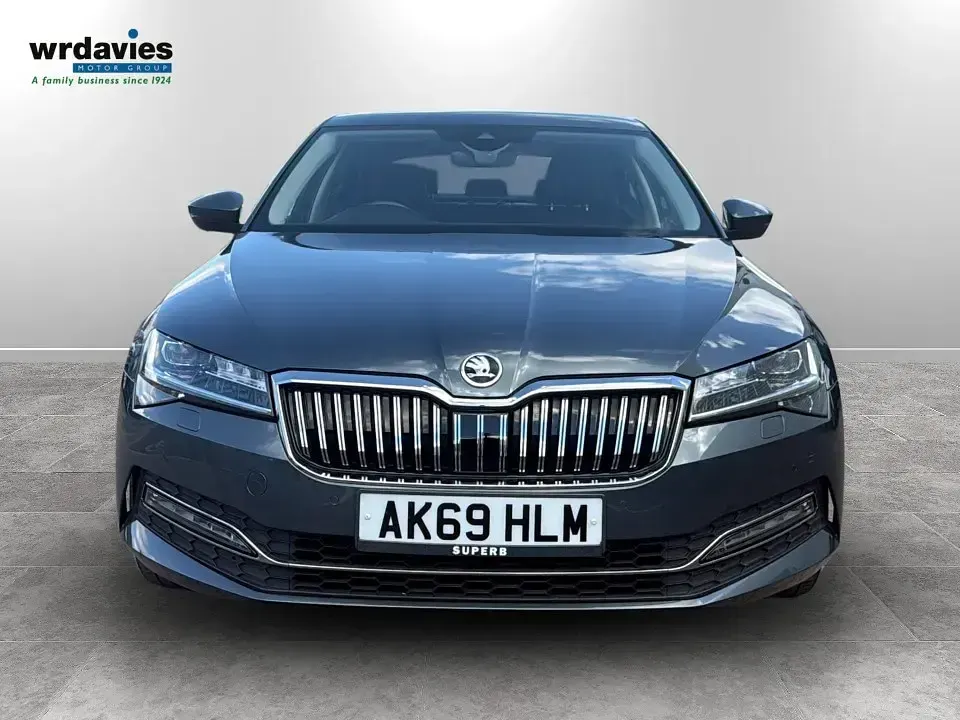 Gebraucht Skoda Superb SE L 190 PS (139 kW) 2019 Grau Kleinwagen