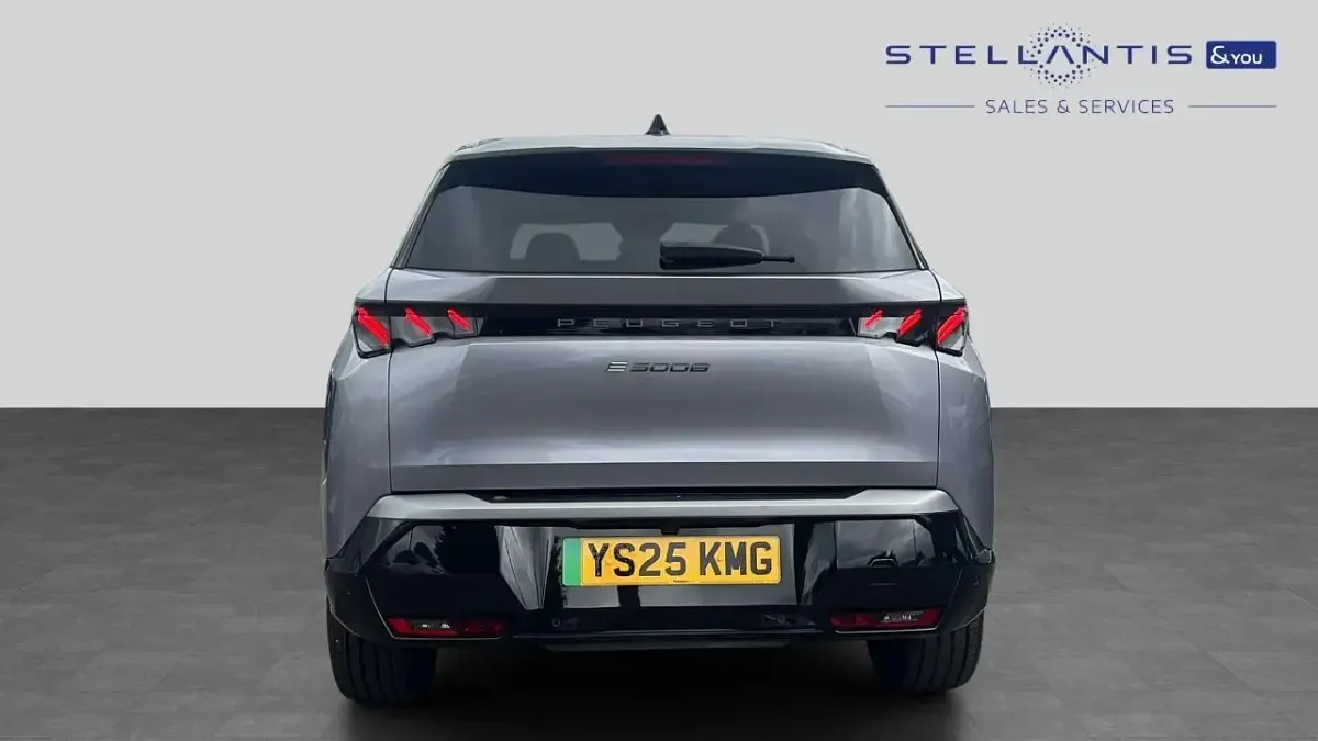 Used Peugeot e-5008 GT 152 kW (207 HP) 2025 Grey SUV