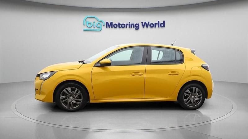 Używany Peugeot 208 Active Premium 75 KM (55 kW) 2022 Żółty Hatchback