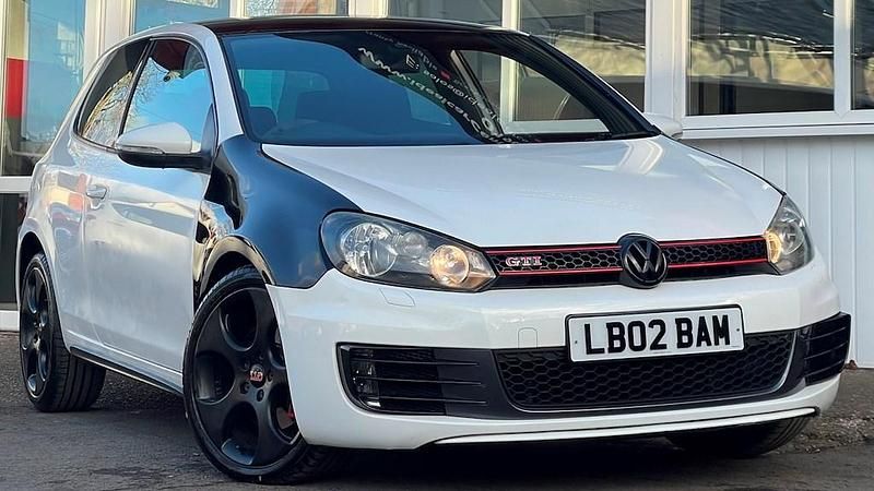 Begagnad VW Golf VI GTI 210 HK (154 kW) 2011 Vit Halvkombi