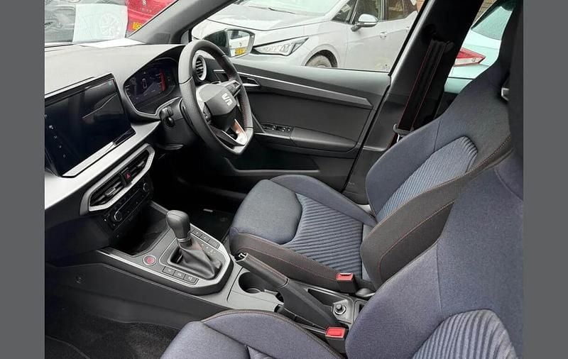 New Seat Arona Black Edition 115 HP (84 kW) 2026 White SUV