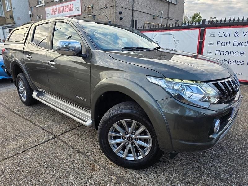 Green Used 2017 Mitsubishi L200 Warrior Pickup | £7,999 (A bit pricey) - Image 1/4
