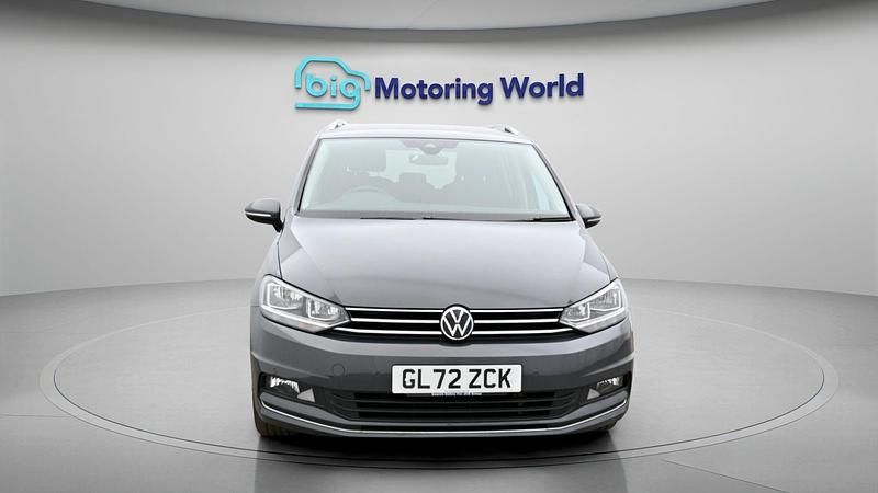 Used VW Touran SEL 148 HP (108 kW) 2023 Grey MPV