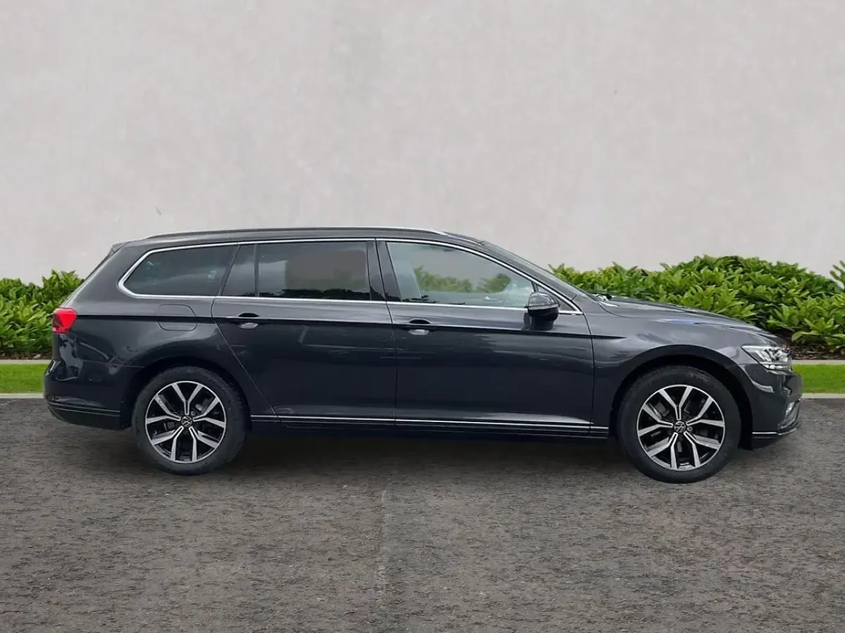Used VW Passat SEL 150 HP (110 kW) 2021 Grey Estate
