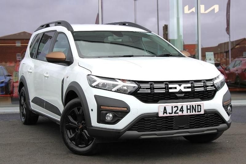 White Used 2024 Dacia Jogger Extreme MPV | £19,723 (Fair price) - Image 1/3
