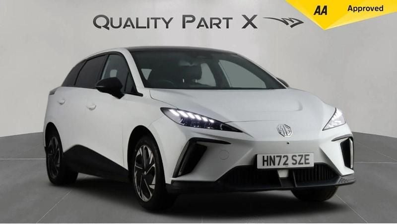 Used MG MG4 EV Trophy 2022 White Hatchback