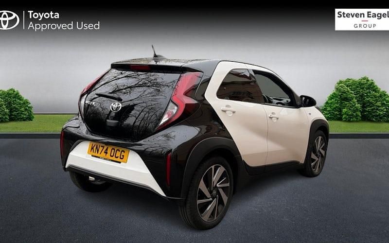 Used Toyota Aygo X 72 HP (52 kW) 2024 White SUV