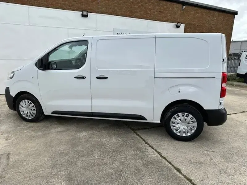 Używany Citroën Dispatch 100 KM (73 kW) 2023 Biały Minivan