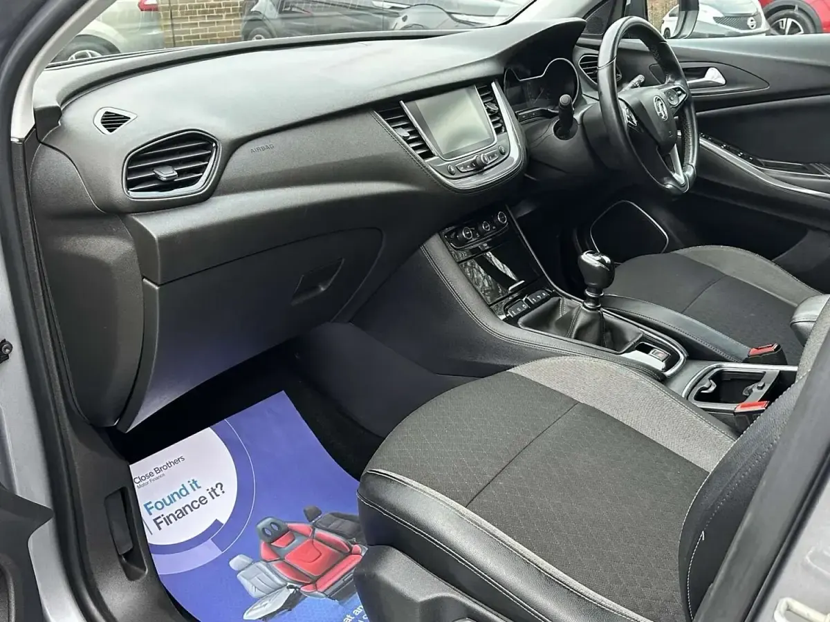 Used Vauxhall Grandland X Sport 120 HP (88 kW) 2018 Grey SUV