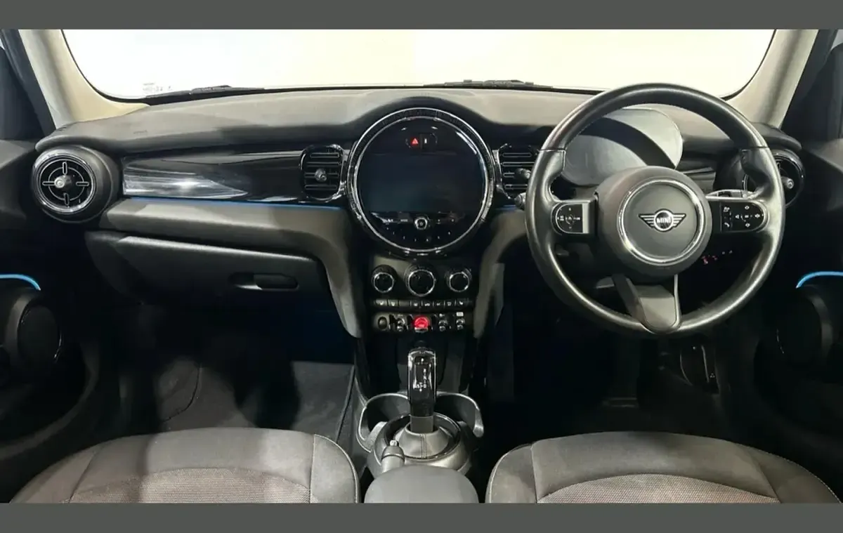 Used Mini Cooper Classic 134 HP (98 kW) 2023 White Hatchback