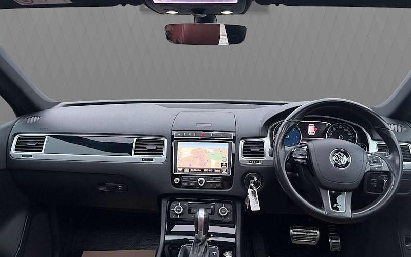 Used VW Touareg R-line Plus 262 HP (192 kW) 2017 Black SUV