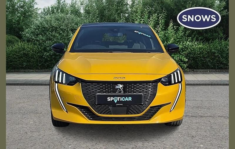 Used Peugeot 208 GT 102 HP (75 kW) 2023 Yellow Hatchback