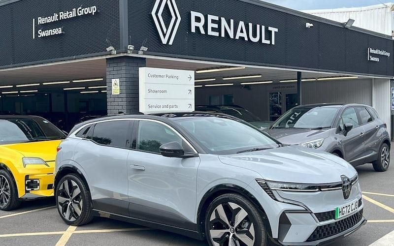 Grey Used 2022 Renault Mégane Evolution Hatchback | £18,922 (Fair price) - Image 1/3
