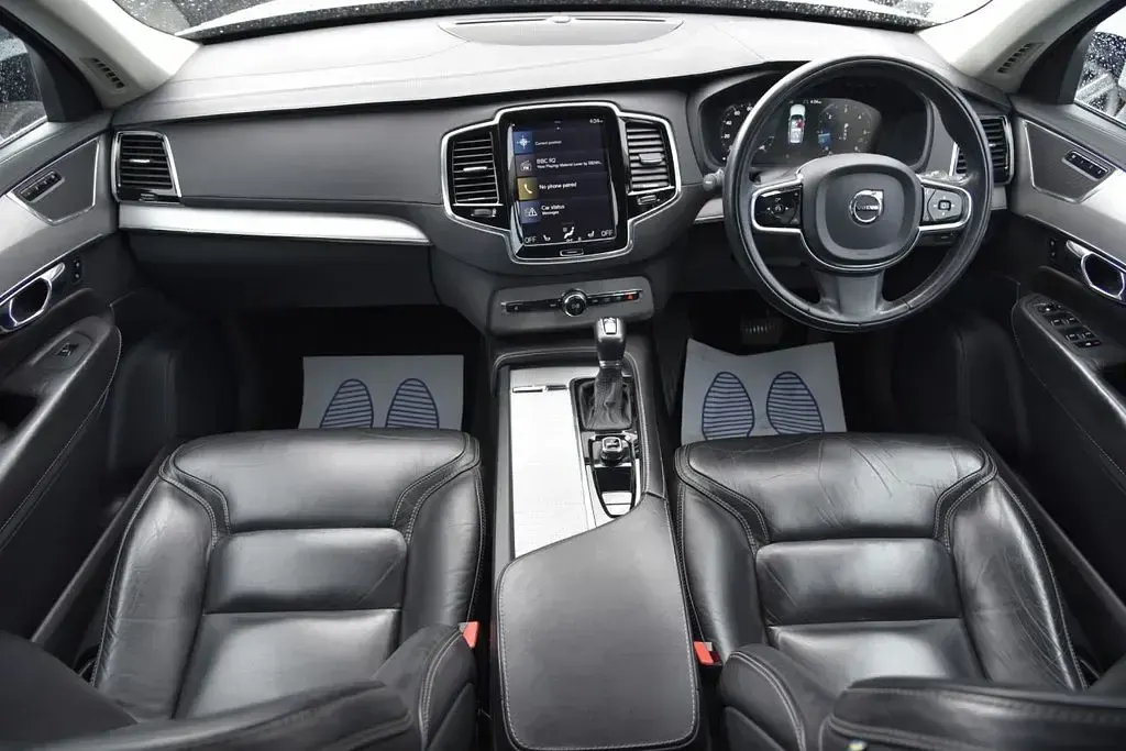 Used Volvo XC90 Inscription 225 HP (165 kW) 2015 Silver SUV