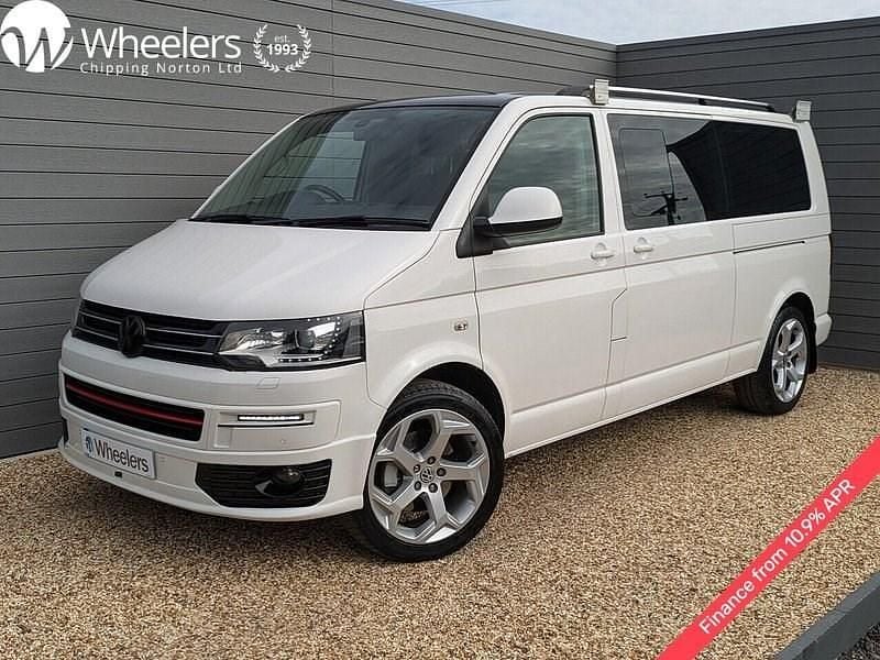 White Used 2015 VW Caravelle SE MPV | £21,750 (Fair price) - Image 1/4