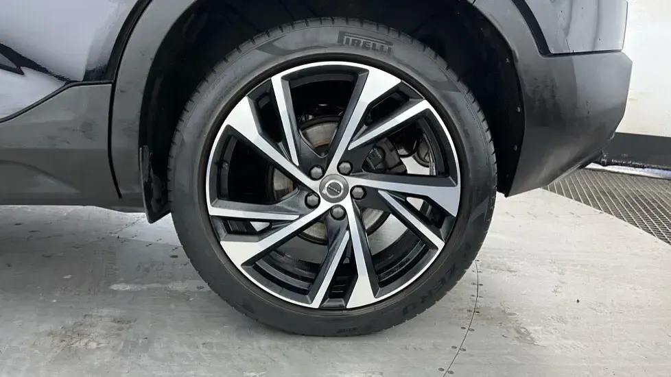 Used Volvo XC40 R-Design Pro 2022 Black SUV