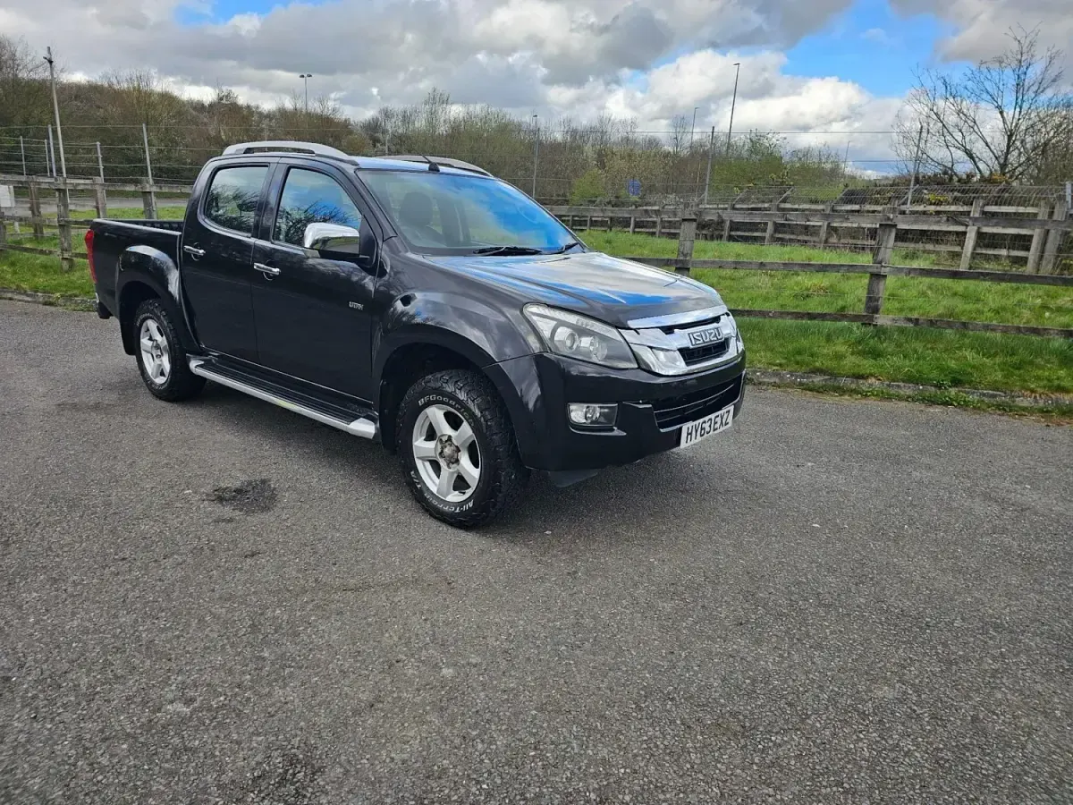 Second-hand Isuzu D-Max 2013 Negru Pickup
