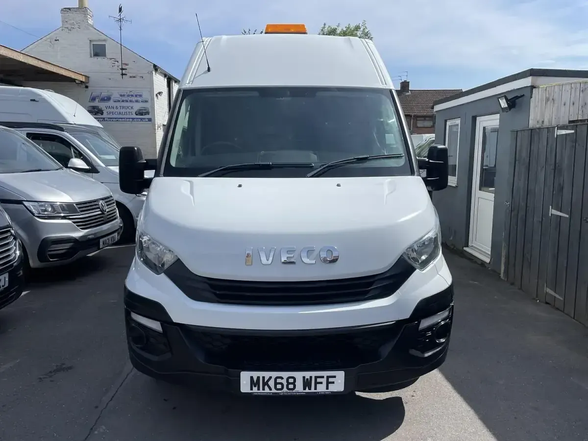 Used Iveco Daily 180 HP (132 kW) 2018 White Van