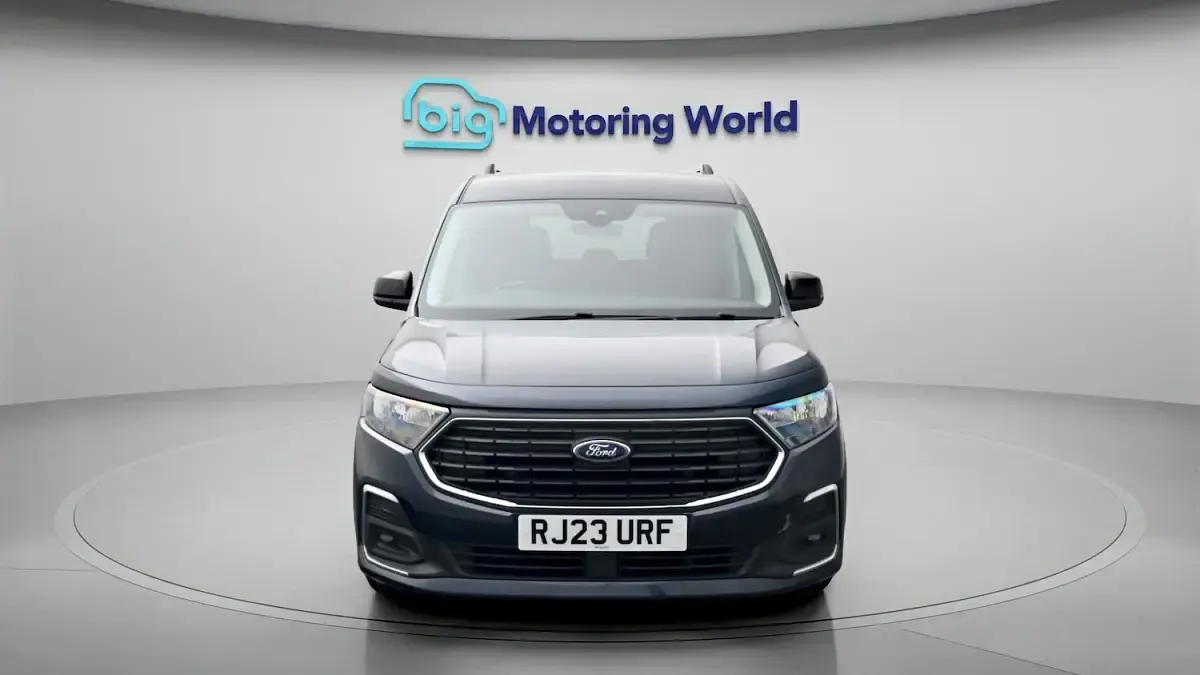 Used Ford Grand Tourneo Connect Titanium 2023 Blue MPV