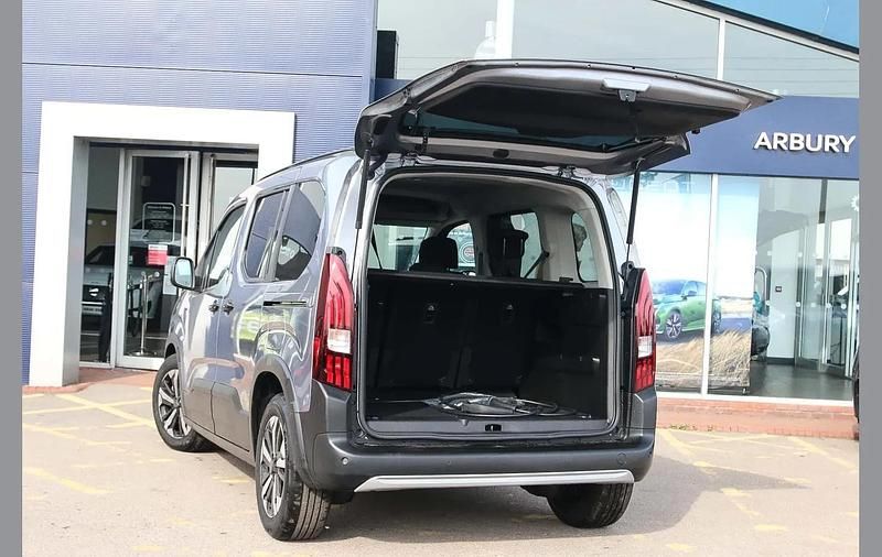 Used Peugeot e-Rifter GT 98 kW (134 HP) 2025 Grey MPV