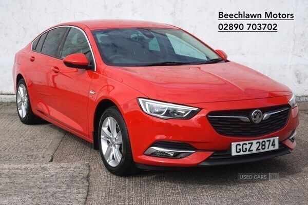 Red Used 2017 Vauxhall Insignia SRi Hatchback | £6,995 (Good price) - Image 1/4