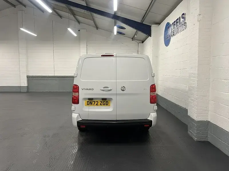 Gebraucht Vauxhall Vivaro Sportive 100 PS (73 kW) 2023 Weiß Van / Kleinbus