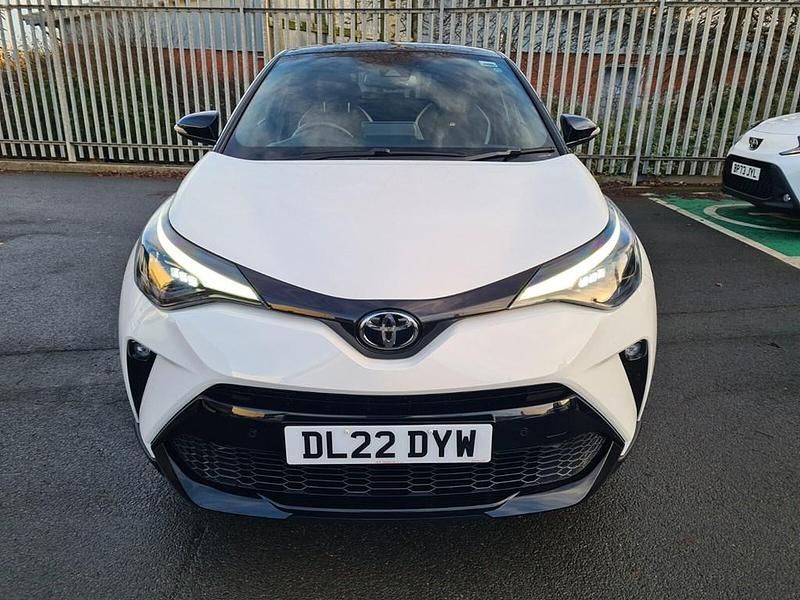Used Toyota C-HR Sport 122 HP (89 kW) 2022 Pure white SUV