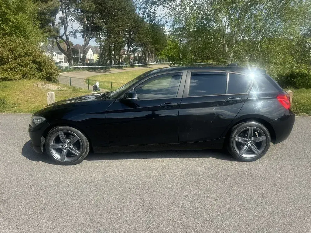 Used BMW 118 Sport Line 136 HP (100 kW) 2019 Black Hatchback