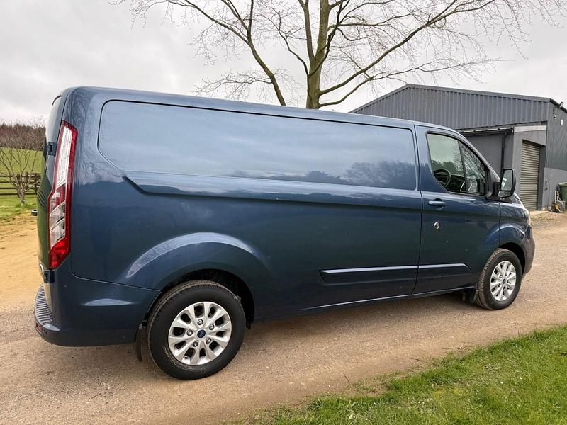 Used Ford Transit Custom Limited 130 HP (95 kW) 2020 Blue Van