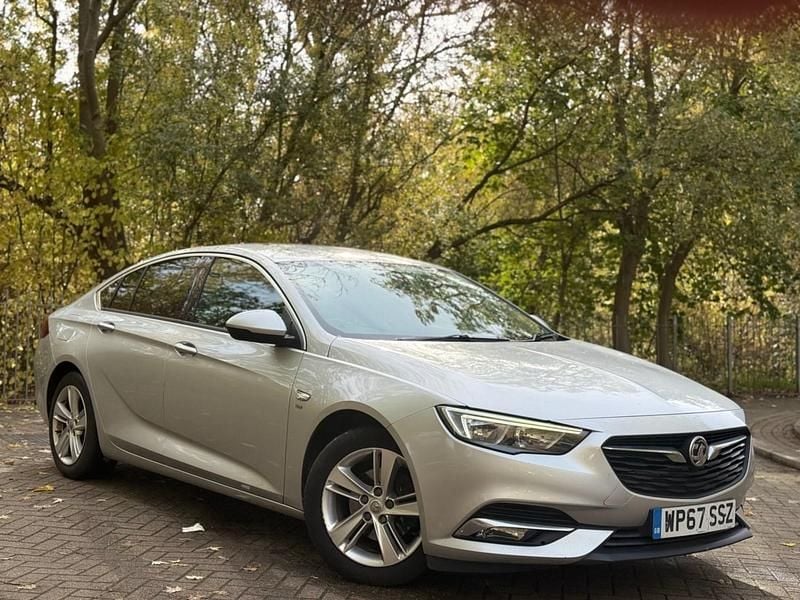 Silver Used 2017 Vauxhall Insignia SRi Hatchback | £4,298 (Good price) - Image 1/4
