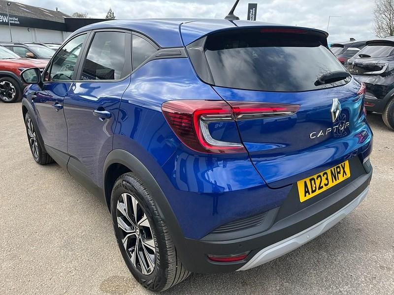 Usado Renault Captur Evolution 145 HP (106 kW) 2023 Azul SUV