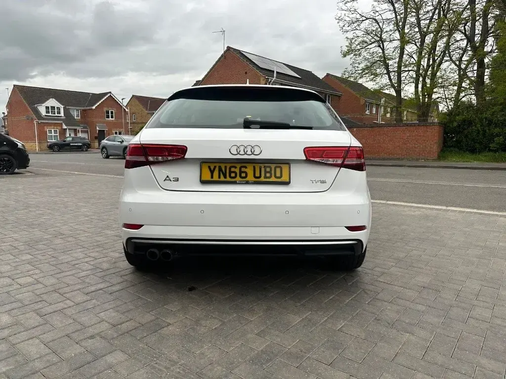 Used Audi A3 Sport 150 HP (110 kW) 2016 White Hatchback