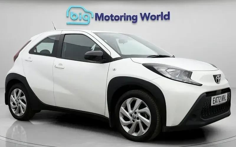 Used Toyota Aygo X PURE 72 HP (52 kW) 2022 SUV