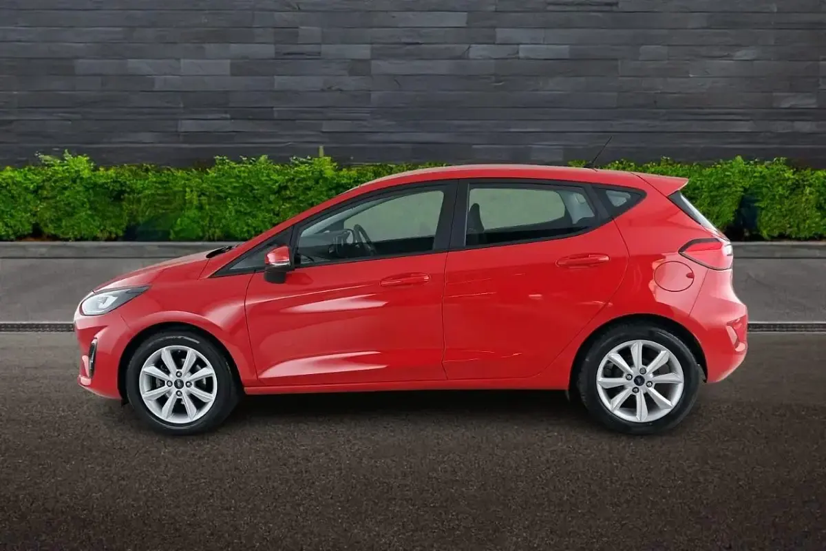 Used Ford Fiesta Trend 99 HP (72 kW) 2023 Red Hatchback