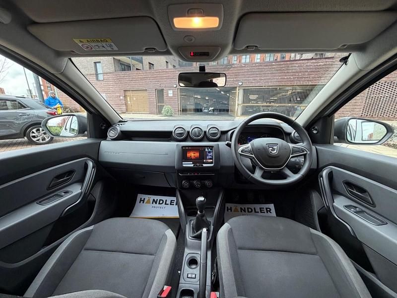 Used Dacia Duster Essentiel 114 HP (83 kW) 2019 White SUV